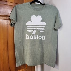 Chowdahedz Unisex Boston Shamrock Graphic Tee
